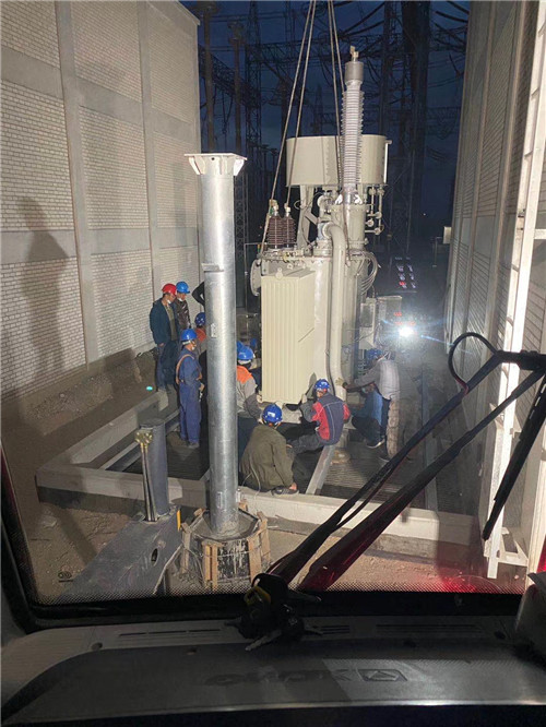冷水江市吊车吊装过程中有诸多需要注意的事项