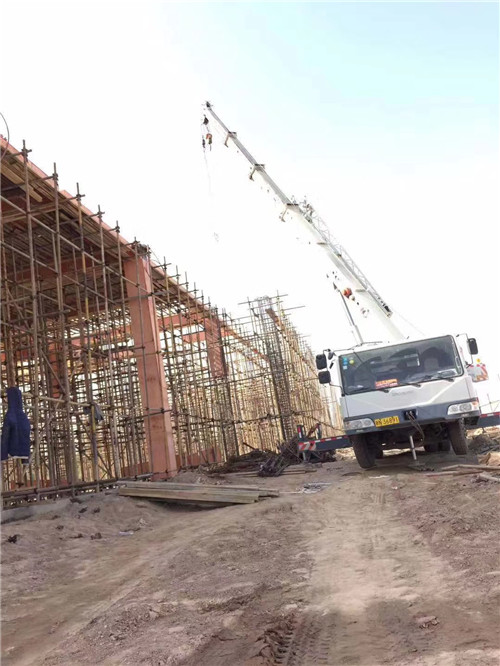 冷水江市吊车作业的安全注意事项有哪些？